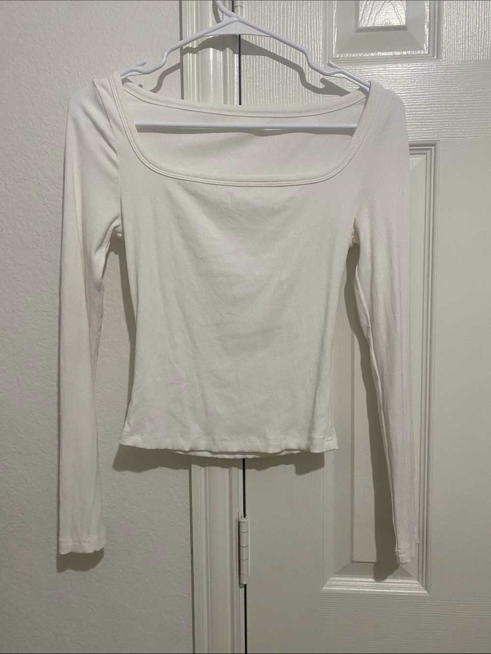 Women’s White Square-Neck Long Sleeve Top